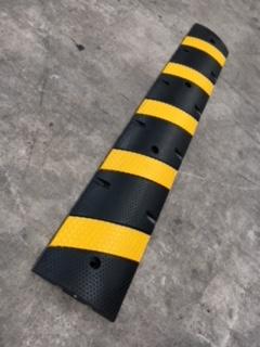 Speed Bump (Options: Easy Rider) 6' Length, Molded Rubber - Black w/  Yellow Striping - 26111